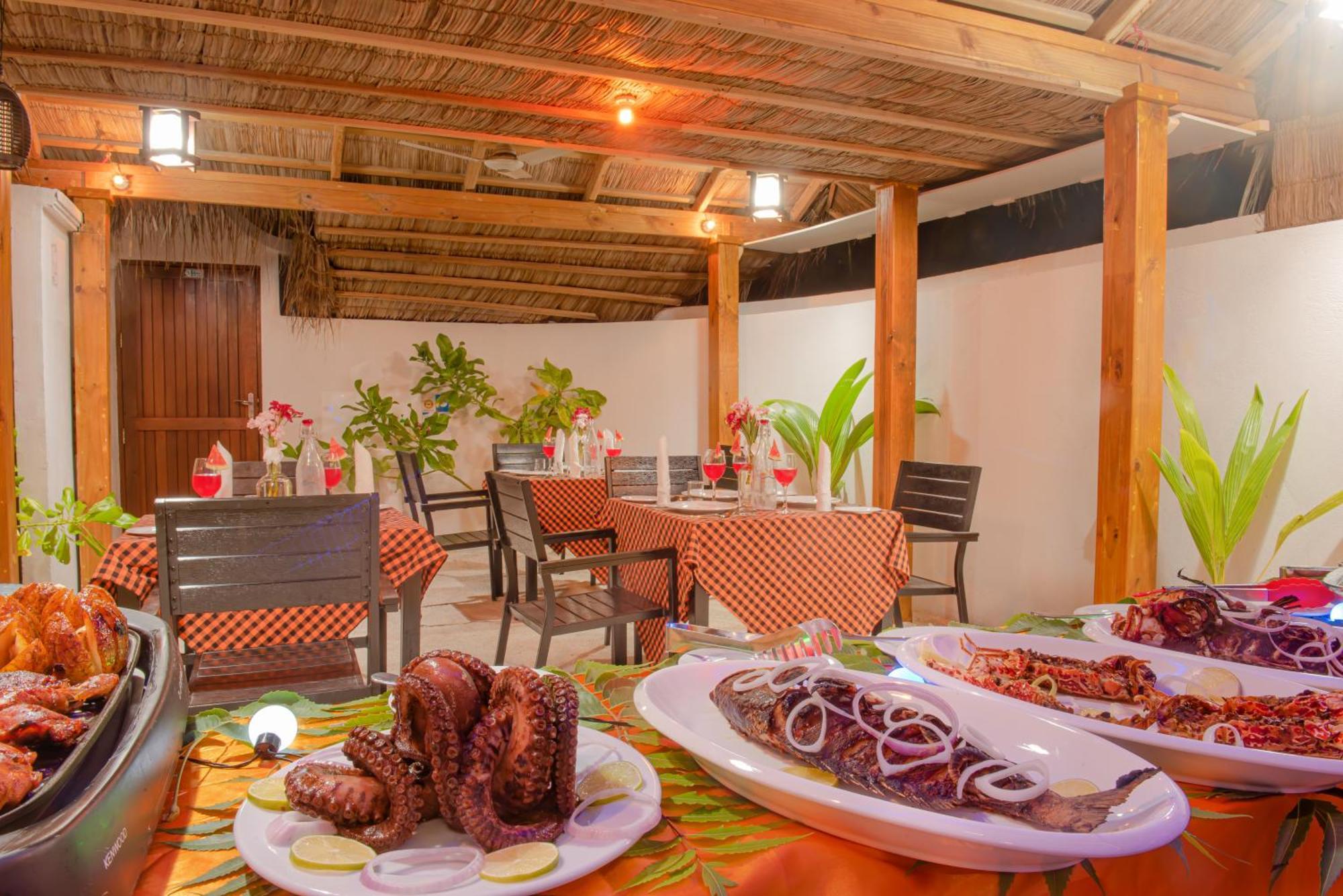 Ocean Lilly Inn Hangnaameedhoo Esterno foto
